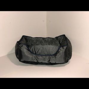 Gray anti flea pet bed